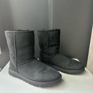 UGG Classic Short II Shearling Boots, Women’s Size 9
